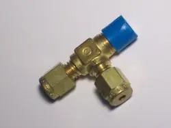 1 - SWAGELOK BRASS TEE FITTING,1/8