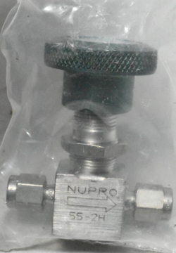 NUPRO SWAGELOK SS-2H BELLOWS SEALED VALVE 1/8