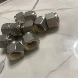 PLUG FITTING 3/8
