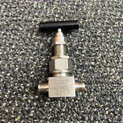 SWAGELOK SS-3NBS4-G NEEDLE VALVE