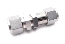 SWAGELOK SS-810-61 TUBE FITTING, BULKHEAD UNION 1/2