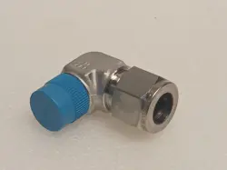 NEW SWAGELOK LOT OF (2) SS-810-2-6 MALE ELBOW