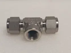 NEW SWAGELOK SS-810-3-TTF TEE