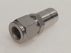 NEW SWAGELOK LOT OF (2) SS-810-R-12 TUBE FITTING REDUCER