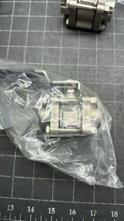 1 NEW SWAGELOK SS-63TF8 3 PIECE 60 SERIES BALL VALVE