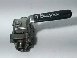 SWAGELOK SS-65TS25MM CF3M STAINLESS STEEL BALL VALVE (LOT OF 2) USED