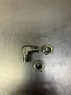 1/4’’ UNION ELBOW