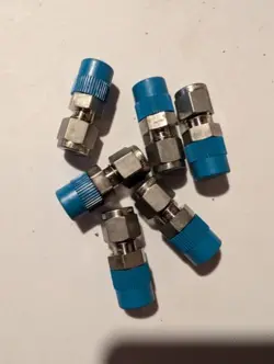 6 STAINLESS SWAGELOK TUBE MALE CONNECTOR 1/4