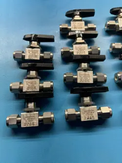 SWAGELOK SS-42GS4 316 VALVE 1/4
