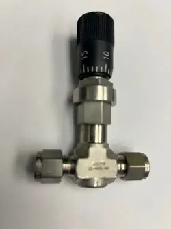 SWAGELOK VCR FLOW METERING VALVE