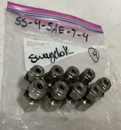 SWAGELOK  SS-4-SAE-7-4 STAINLESS STEEL PIPE FITTIG  ADAPTOR 316-9P3  QTY 9  U3S