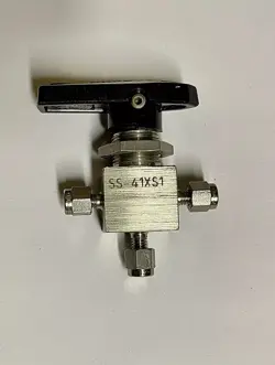 SWAGELOK WHITEY  STAINLESS STEEL 41XS1 BALL VALVE 1/16