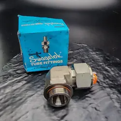 STRAIGHT THREAD FITTING