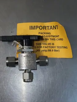 SWAGELOK STAINLESS STEEL 1-PIECE 40G SERIES 3-WAY BALL VALVE 1/4