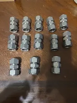 13  -  SWAGELOK STAINLESS STEEL UNION FITTING,  3/4