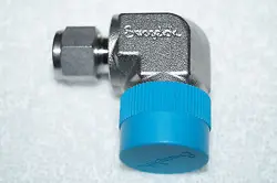 SWAGELOK MALE CONNECTOR ELBOW 3/8 IN. TUBE OD X 3/4 IN. MALE NPT (SS-600-2-12)