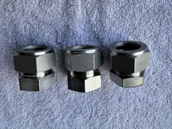 QTY (3): SWAGELOK SS-1610-C, 1