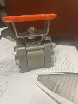 SWAGELOK BALL VALVE CF3M 2200PSIG 1-1/4