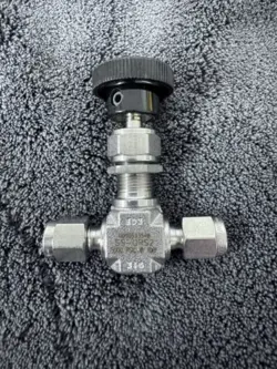 SWAGELOK SS-ORS2 STAINLESS STEEL INTEGRAL BONNET NEEDLE VALVE NEW