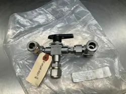 WHITEY SWAGELOK SS-43XF4 BALL VALVE WITH 1/2