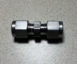 SWAGELOK SS-400-6 UNION TUBE FITTING, 1/4
