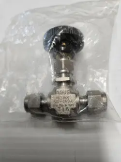 SWAGELOK WHITEY STAINLESS STEEL INTEGRAL BONNET VALVE FOR 1/4