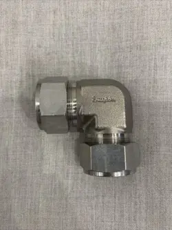 NEW SWAGELOK SS-316 1” SWAGE 90 ELBOW