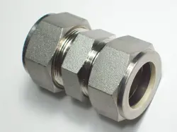 1 -  SWAGELOK STAINLESS STEEL UNION FITTING,  1