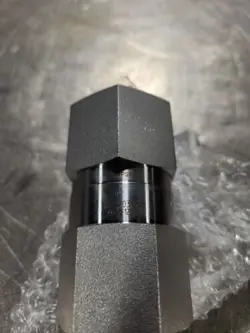 SWAGELOK SS-CHF12-10 VALVE