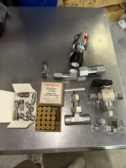 LOT OF PARKER SWAGELOK SSP FITTINGS AND VALVES CHECK VALVES NEEDLE VALVES