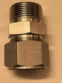 SWAGELOK SS-2000-1-20 STAINLESS STEEL CONNECTOR FITTING 1 1/4'' TUBE 1 1/4''