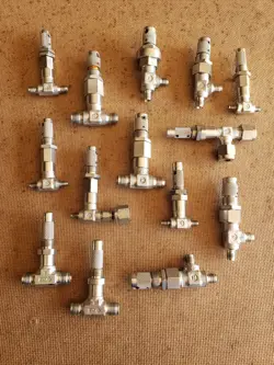 LOT OF NEW AND USED NUPRO MICRO METERING VALVES, 14 TOTAL