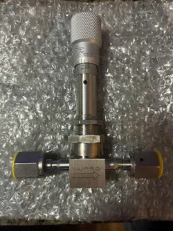 ꙮ SWAGELOK NUPRO  SS-4BMG, 1/4 COMPRESSION METERING VALVE