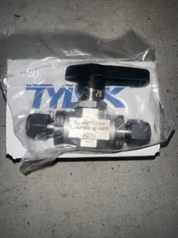 TYLOK 3/8 BALL VALVE SS-6-STT-6-6-K 5,000 PSI BLACK NUTS SINGLE FERRULE SWAGELOK