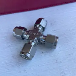 SWAGELOK SS-400-4  1/4”  STAINLESS STEEL CROSS MANY AVAILABLE  NEW