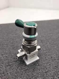 SWAGELOK SS-DLVCR4-RD HIGH PRESSURE ON/OFF DIAPHRAGM VALVE 1/4