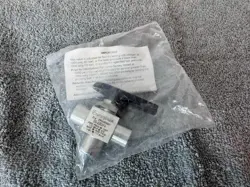 NEW SWAGELOK 3-WAY BALL VALVE 316 STAINLESS 2500PSI SS-43GXF4 1/4