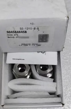 1PC SWAGELOK SS-1210-6-8 CARD PIPE JOINT
