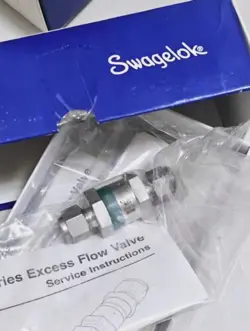 1PC SWAGELOK SS-XSS6 CARD PIPE JOINT