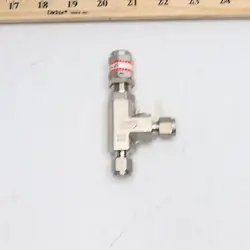 SWAGELOK HIGH PRESSURE PROPORTIONAL RELIEF VALVE STAINLESS STEEL 1/4