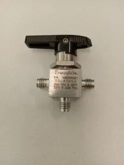 **NEW** SWAGELOK 3-WAY BALL VALVE  SS-41XS2