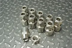 LOT OF 10 SWAGELOK SS-810-1-12W MALE PIPE WELD CONNECTOR 1/2
