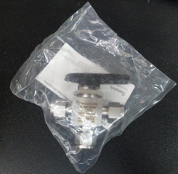 SWAGELOK SS-43-GXS6 3-WAY BALL VALVE 316SS