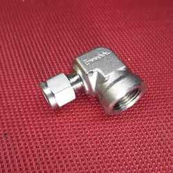 SWAGELOK® 1/4 TUBE OD X 3/8 NPT PIPE FEMALE ELBOW CONNECTOR 316 STAINLESS STEEL
