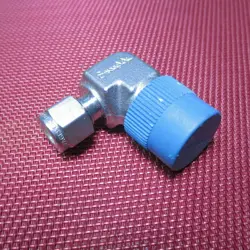 SWAGELOK® 1/4 TUBE OD X 1/2 NPT MALE PIPE 90°ELBOW CONNECTOR 316 STAINLESS STEEL
