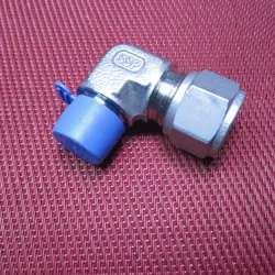 SSP GRIP® 1/2 TUBE OD X 3/8 NPT MALE PIPE 90°ELBOW CONNECTOR 316 STAINLESS STEEL