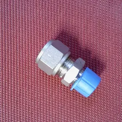 SSP GRIP® 1/2 TUBE OD X 3/8 NPT MALE PIPE STRAIGHT CONNECTOR 316 STAINLESS STEEL