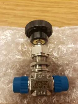 SWAGELOK SS-ORM2 STAINLESS STEEL INTEGRAL BONNET NEEDLE VALVE