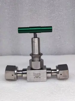 SWAGELOK SS-8BK-TW STAINLESS STEEL BELLOWS SEALING VALVE