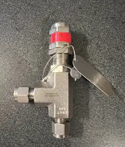 SWAGELOK SS-4R3A-KZ HIGH PRESSURE PROPOTIONAL RELIEF VALVE 1/4